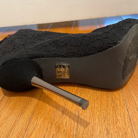 Bebe Violet Black Lace and Leather booties size 7M - Picture 8 of 8